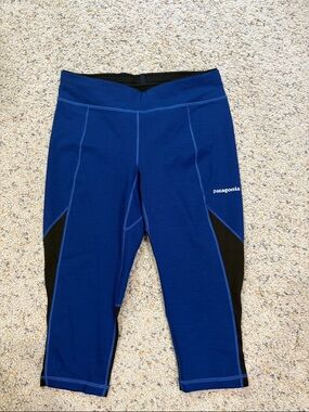 Patagonia Royal Blue & Black Performance Capris small